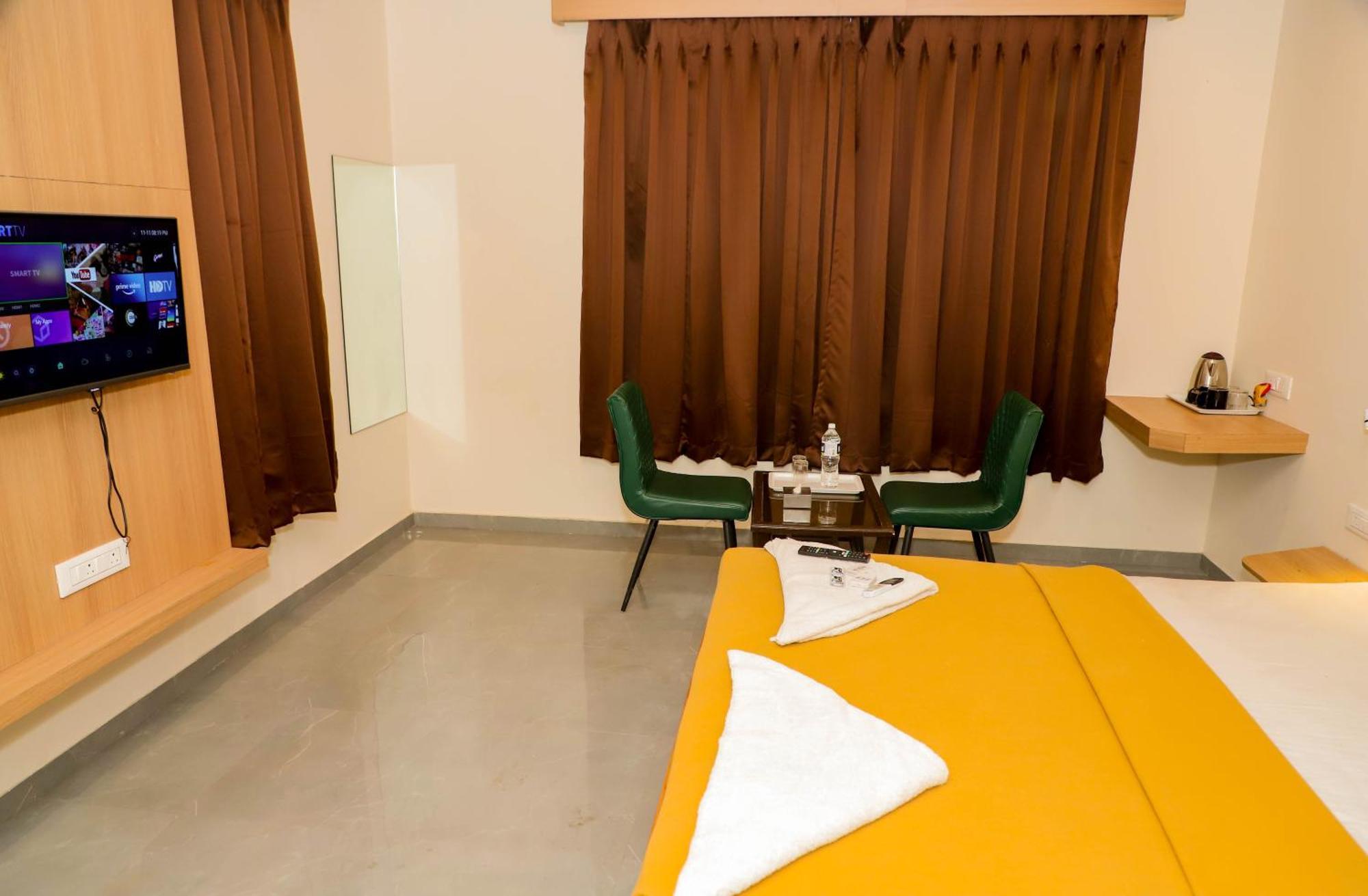 Hotel Arc Palace Bhiwandi Bagian luar foto