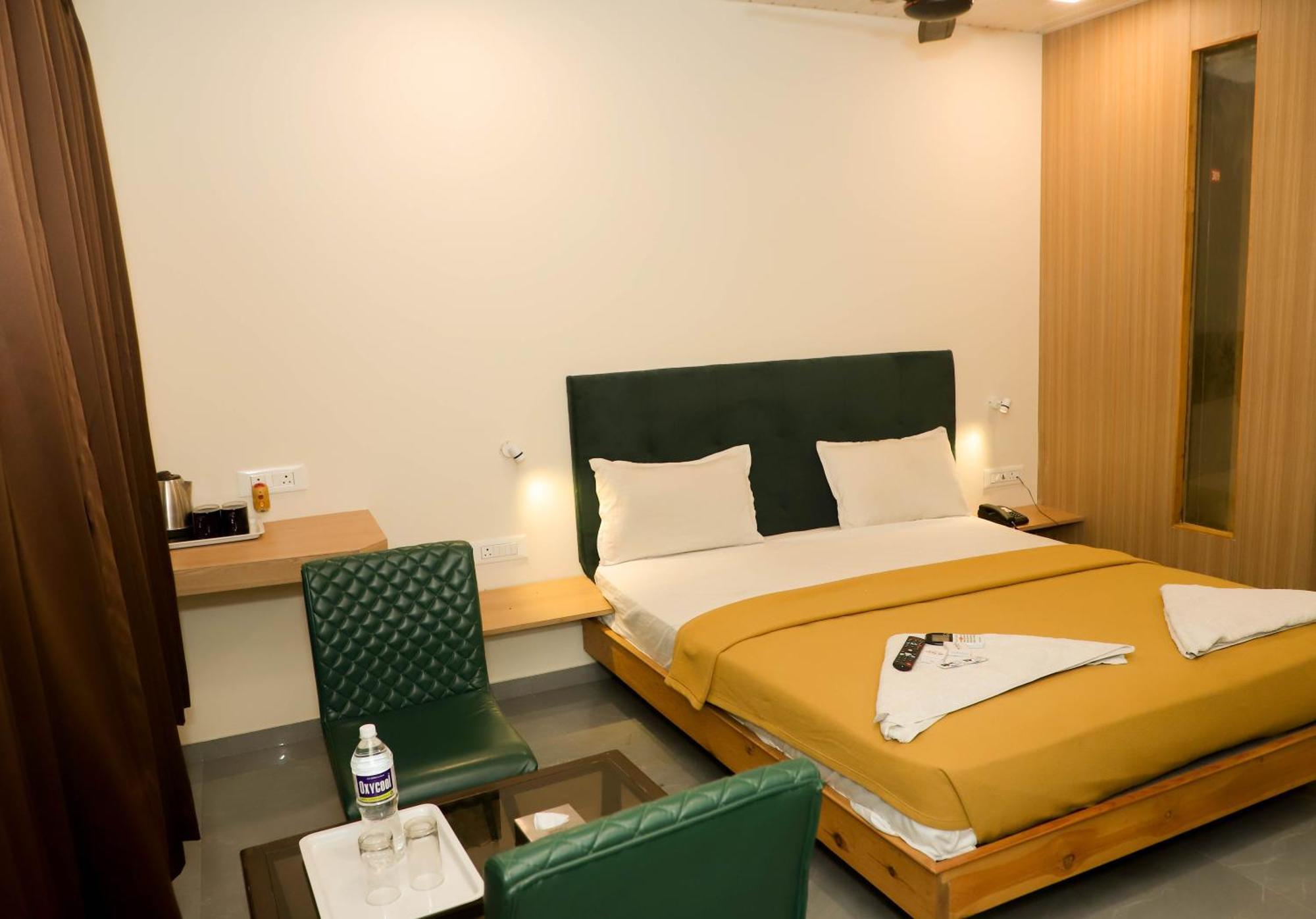 Hotel Arc Palace Bhiwandi Bagian luar foto