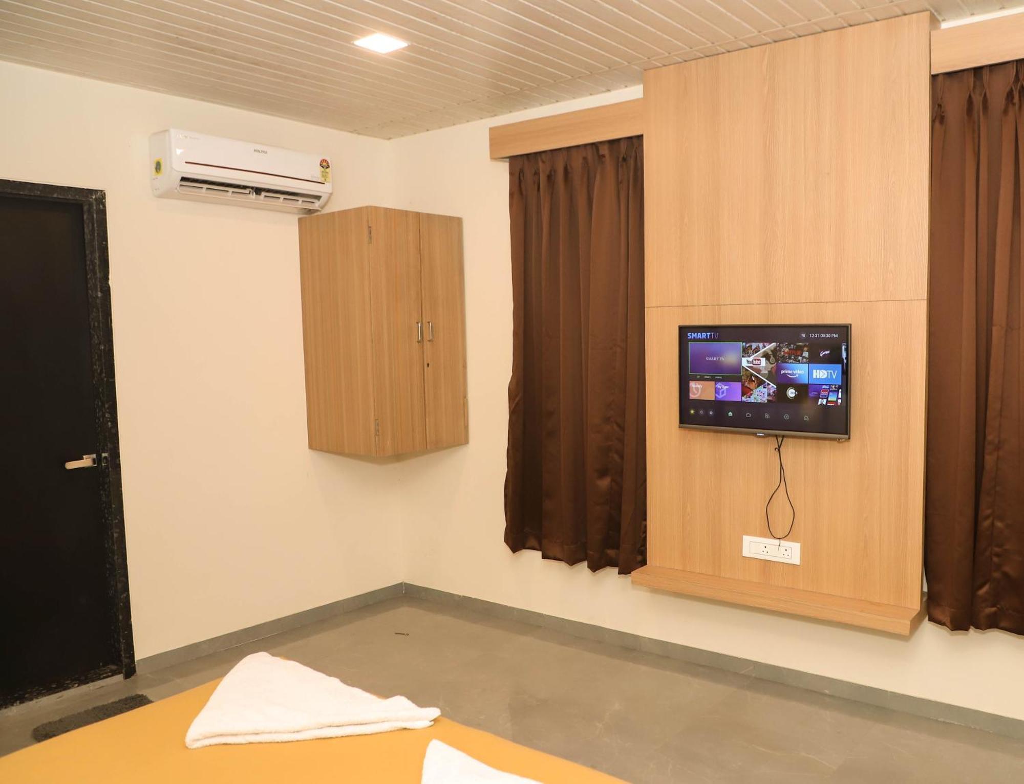 Hotel Arc Palace Bhiwandi Bagian luar foto